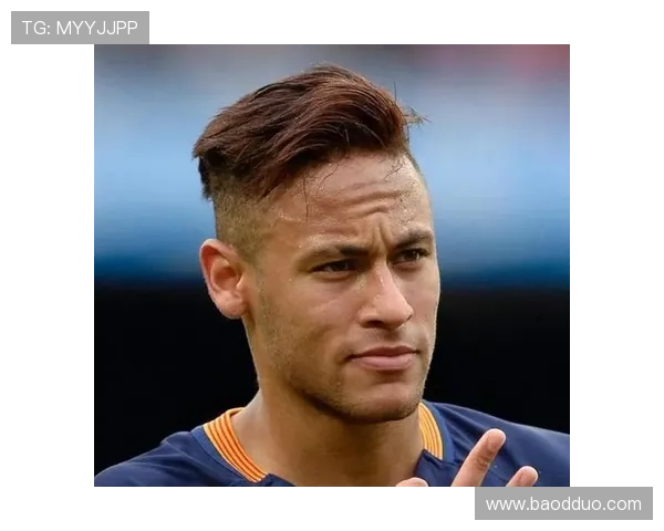 足球明星热衷的发型潮流解析与风格推荐探讨